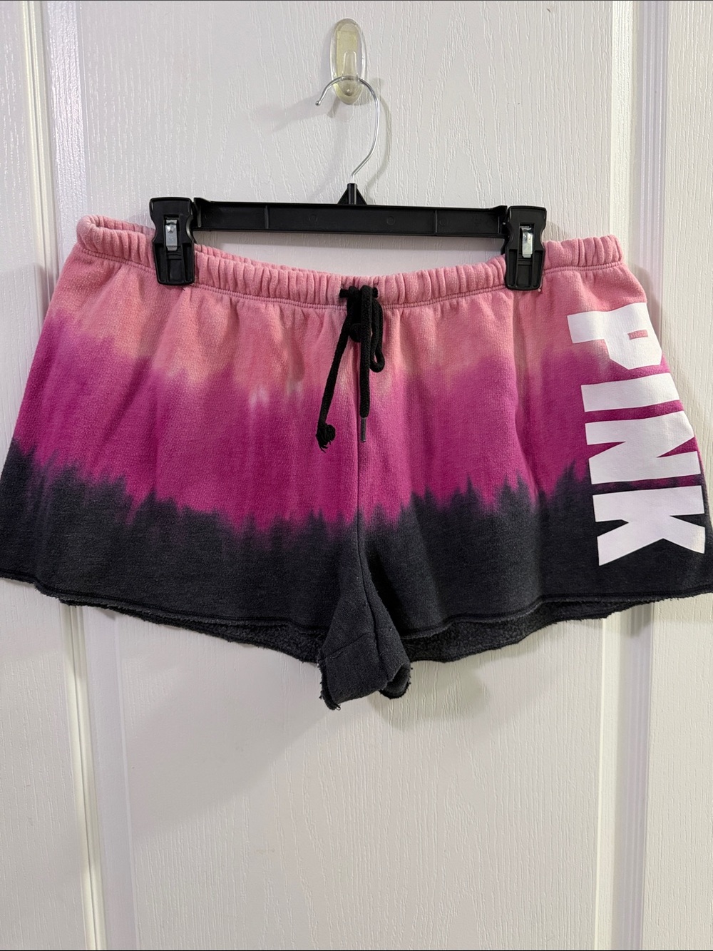 PINK Victoria's Secret Pink-to-Black Ombre Tie-Dye Athletic Shorts Size Large